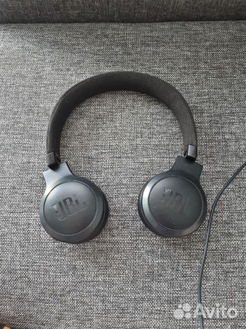 Беспроводные наушники JBL live 400BT Беспроводные наушники JBL live 400BT