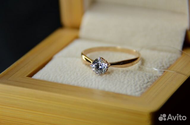 Золотое кольцо с Swarovski. Новое Золотое кольцо с Swarovski. Новое