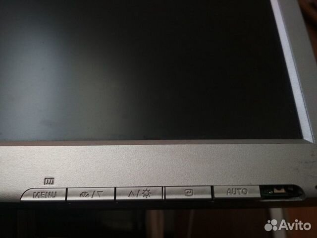 Монитор Samsung SyncMaster 710N