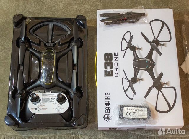 Квадрокоптер Eachine E38 c 4K камерой Квадрокоптер Eachine E38 c 4K камерой