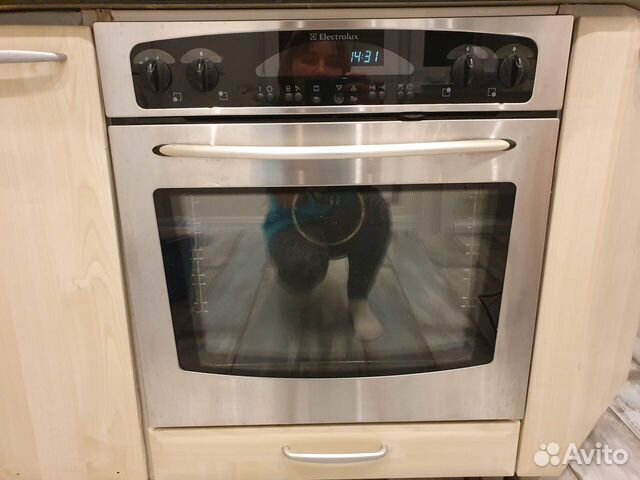 Варочная электрическая панель Electrolux. Зависима Варочная электрическая панель Electrolux. Зависима
