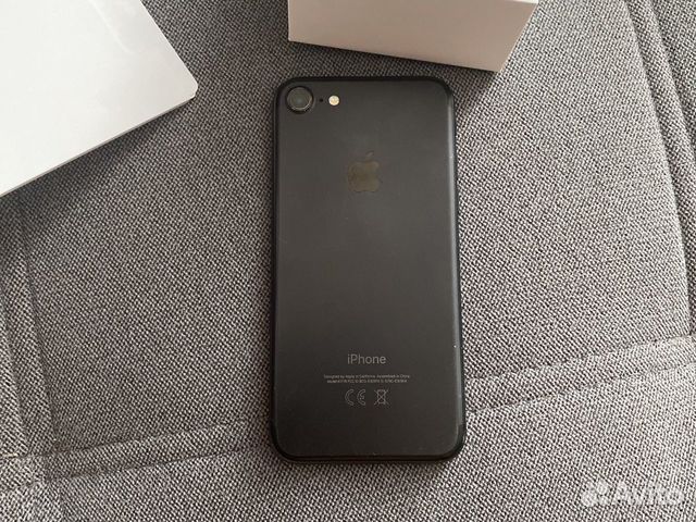 Телефон iPhone 7 32 гб с заводским аккумулятором и