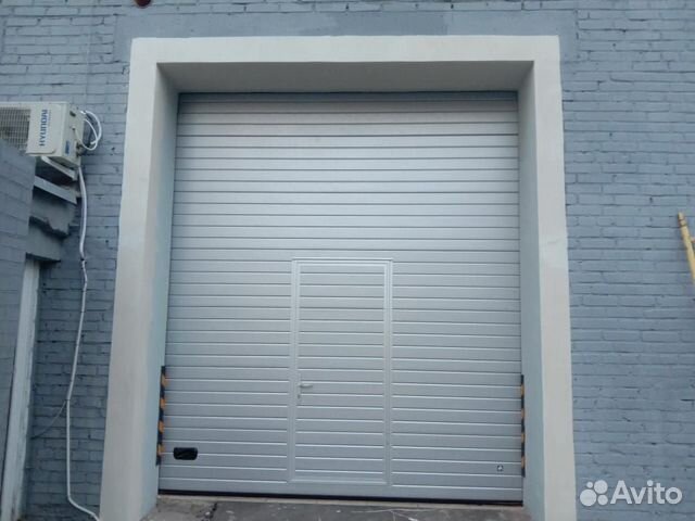 Секционные ворота 3000х3500мм с калиткой Секционные ворота 3000х3500мм с калиткой