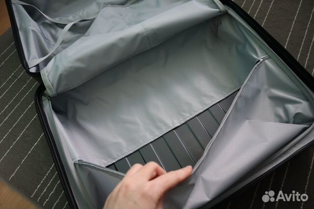 Чемодан Xiaomi темно-серый