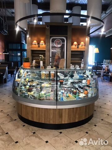 Витрина для десертов и выпечки