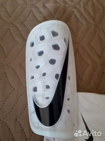 Щитки футбольные Nike Mercurial lite Щитки футбольные Nike Mercurial lite