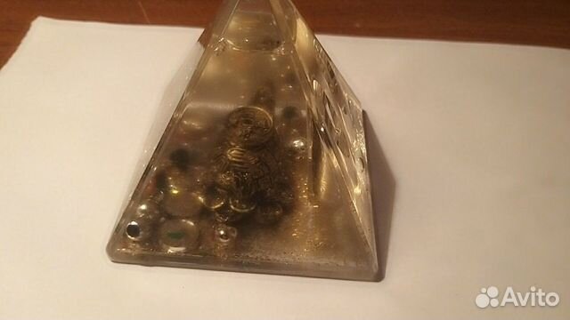Подставка под ручки пирамида с черепахой богаства