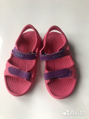 Сандалии crocs на девочку