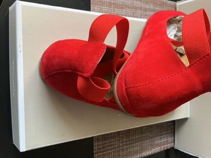 Туфли замшевые, новые, 38 размер Tamaris