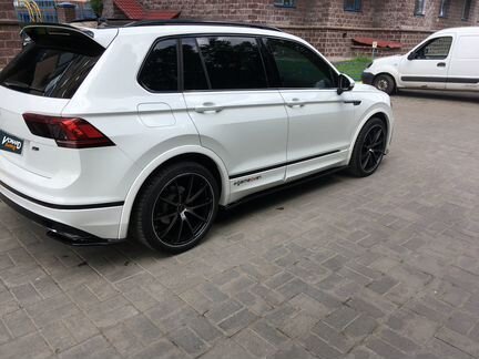 Накладки под пороги для VW Tiguan 2 R-Line и Sport