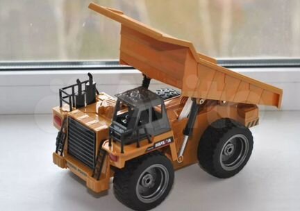 Самосвал (карьерный) на пульте