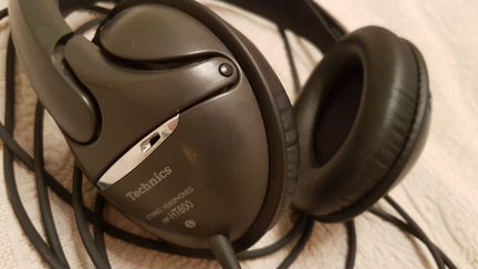 Наушники Technics RP-HT600