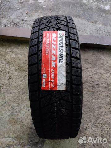Bridgestone Blizzak DM-V2 205/70 R15 96S