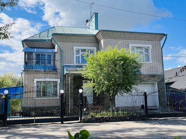 Дом 500 м² на участке 14 сот.