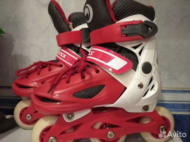 Роликовые коньки