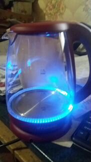 Электрический чайник с подсветкой и металл