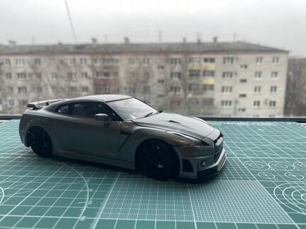 Масштабная модель 1/24 nissan GT-R 35 в тюнинге от