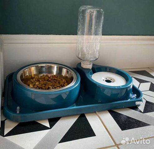 Миска для животных с автопоилкой новая