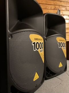 Активная акустическая система Behringer B115