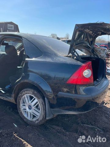 Крыло заднее левое правое Ford Focus 2