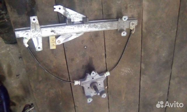 Стеклоподъемник задний левый правый Primera P11