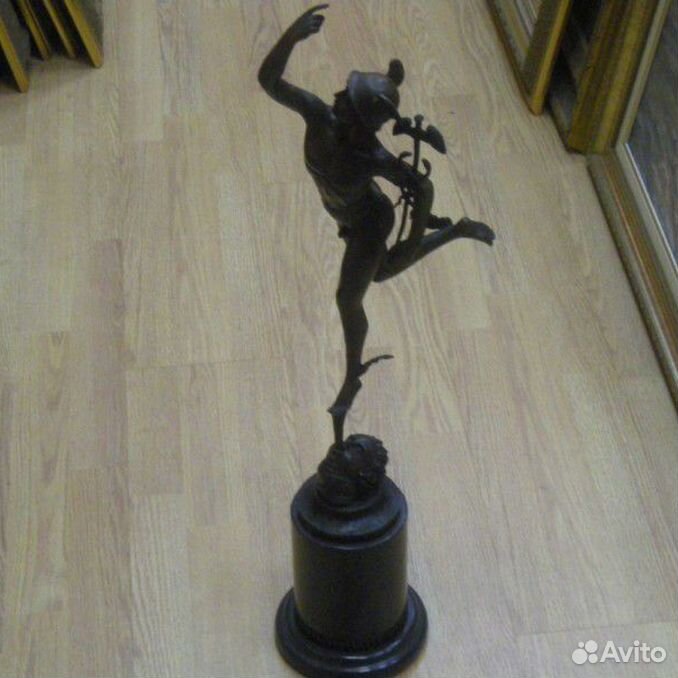 Статуи дев с арфой. Авито статуя. Авито статуя. Авито статуя. Гипсовые старые фигуры.