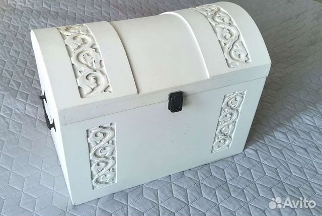 Сундук деревянный