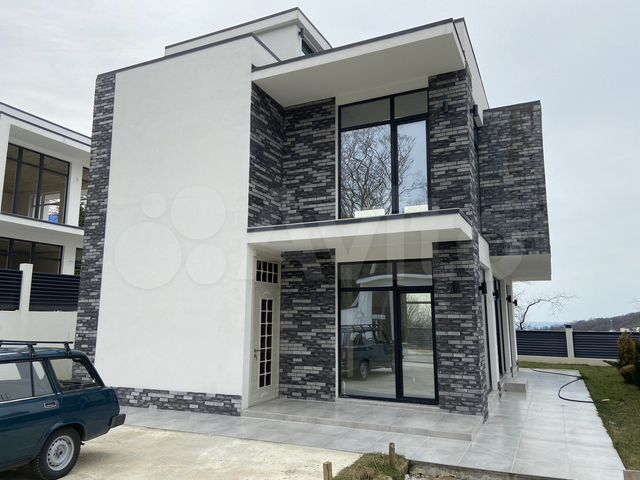 Дом 177,5 м² на участке 4,5 сот.