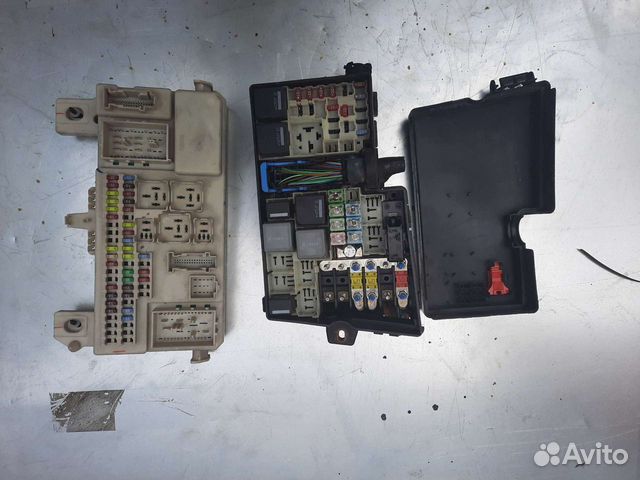 Mazda 3BK блок предохранителей подкапотный