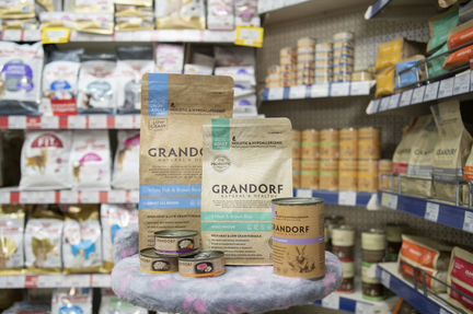 Корм для кошек и собак «Грандорф»