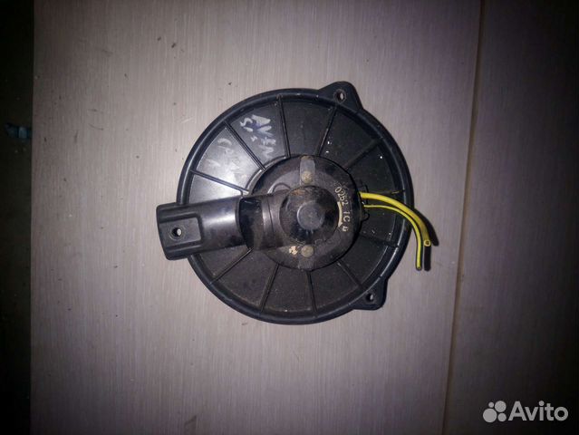 Моторчик печки Toyota Avensis 1