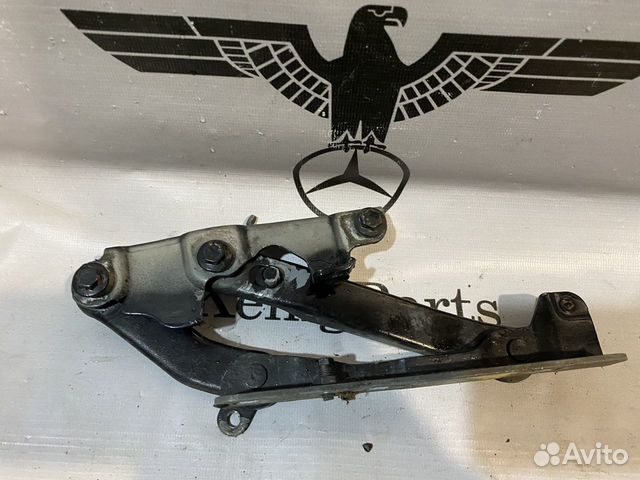 Петля капота левая Mercedes w220