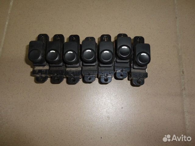 Кнопка стеклоподъемника Hyundai Solaris 1