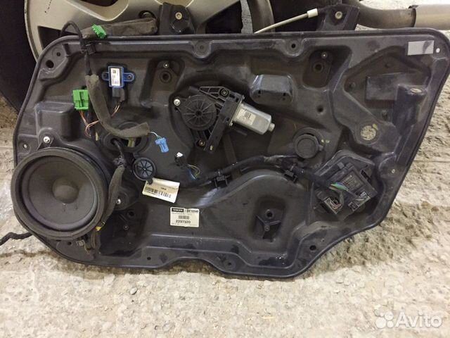 Стеклоподъемник наиVolvo Xc 60