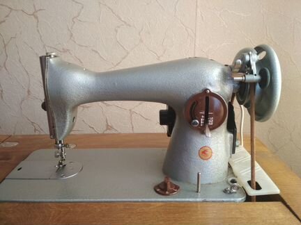 Швейная машинка Подольск 2М с ножным и электрическ