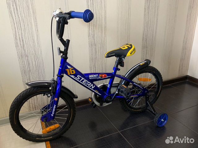 Велоспед детский с дополнительными колёсами