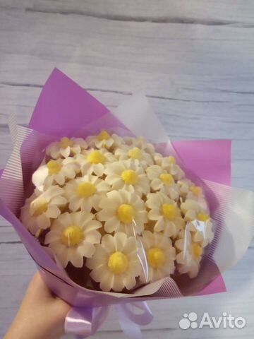 Подарок на день рождения шоколадные цветы ромашки