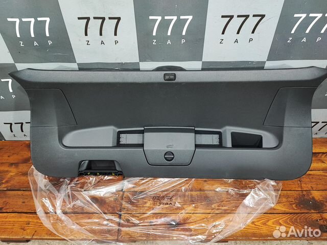 Обшивка крышки багажника Volkswagen Tiguan 2 16-22