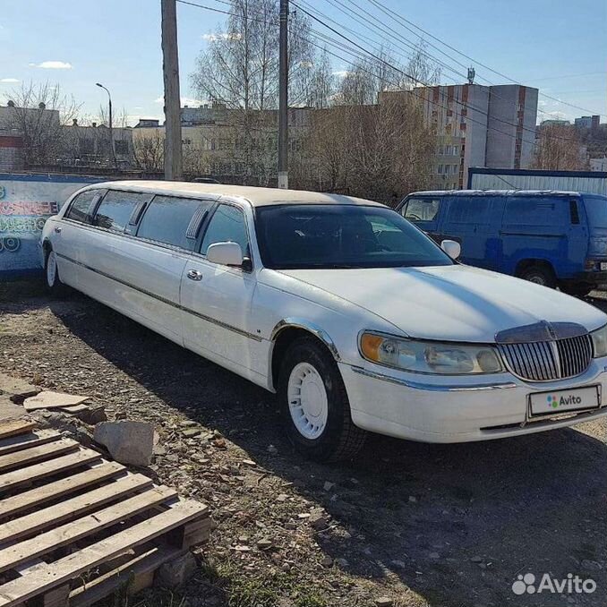 Lincoln Town car 2001 Р»РёРјСѓР·РёРЅ