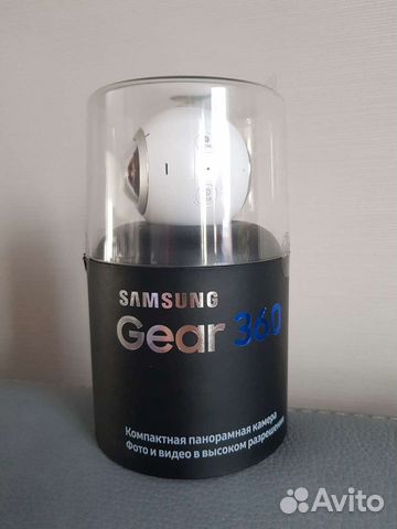 Компактная панорамная камера Samsung Gear360
