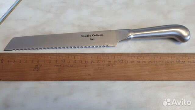 Кухонный нож для резки хлеба