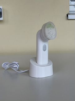 Щетка для лица Clinique