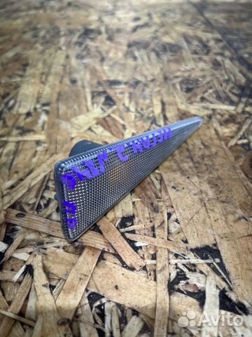 Повторитель в крыло правый Рено Меган 2