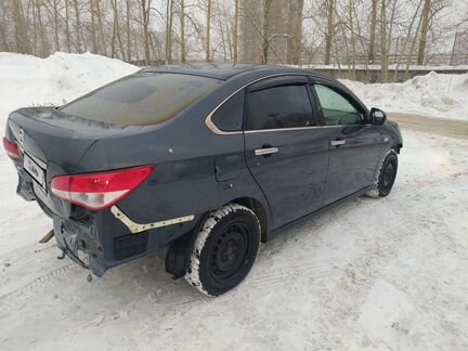 Nissan Almera 1.6 МТ, 2015, битый, 200 000 км