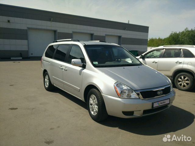 Kia Grand Carnival 2012