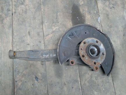 Кулак передний левый, правый touareg 7L