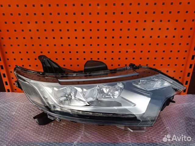 Фара правая Мицубиши Аутлендер LED