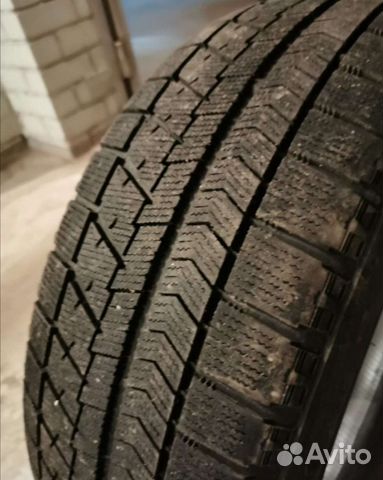 Bridgestone Blizzak VRX 225/60 R18