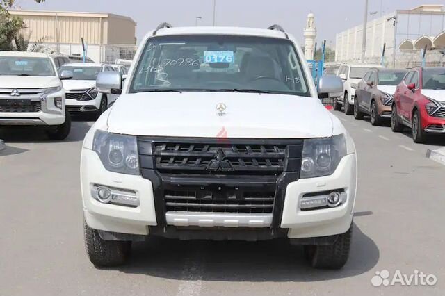 Mitsubishi Pajero 3.8 AT, 2022, 10 км