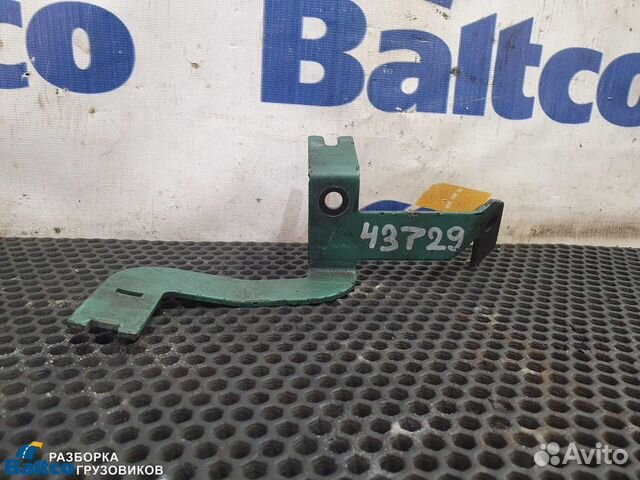 Кронштейн volvo 30741409